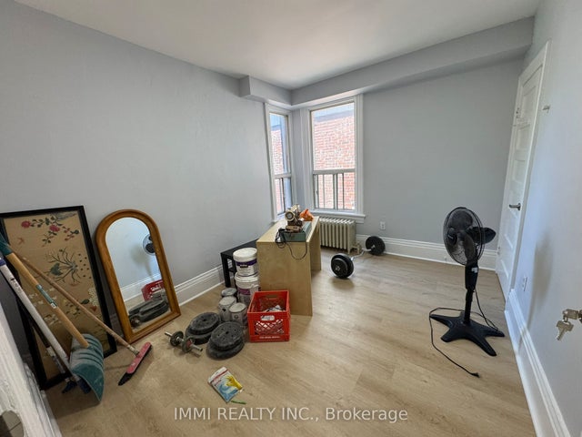 618 Bathurst Street 202, Toronto C01