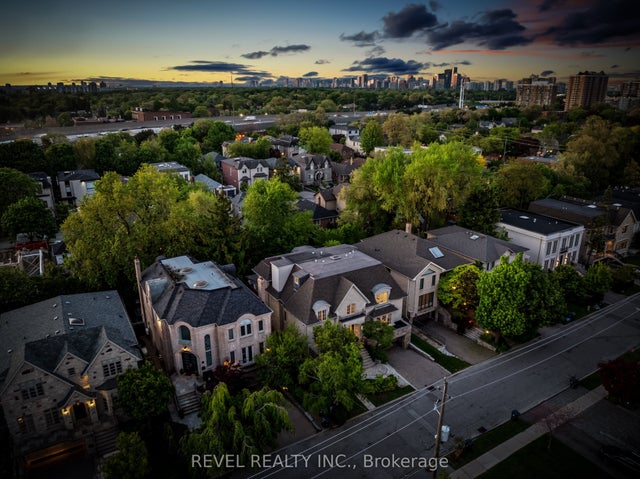 208 Carmichael Avenue, Toronto C04