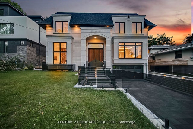 52 Burbank Drive, Toronto C15