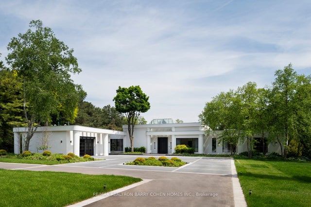 45 Park Lane Circle, Toronto C12