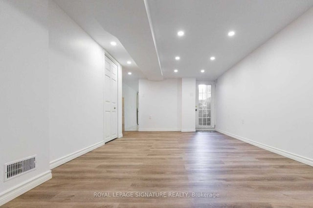 613 Crawford Street Lower, Toronto C01
