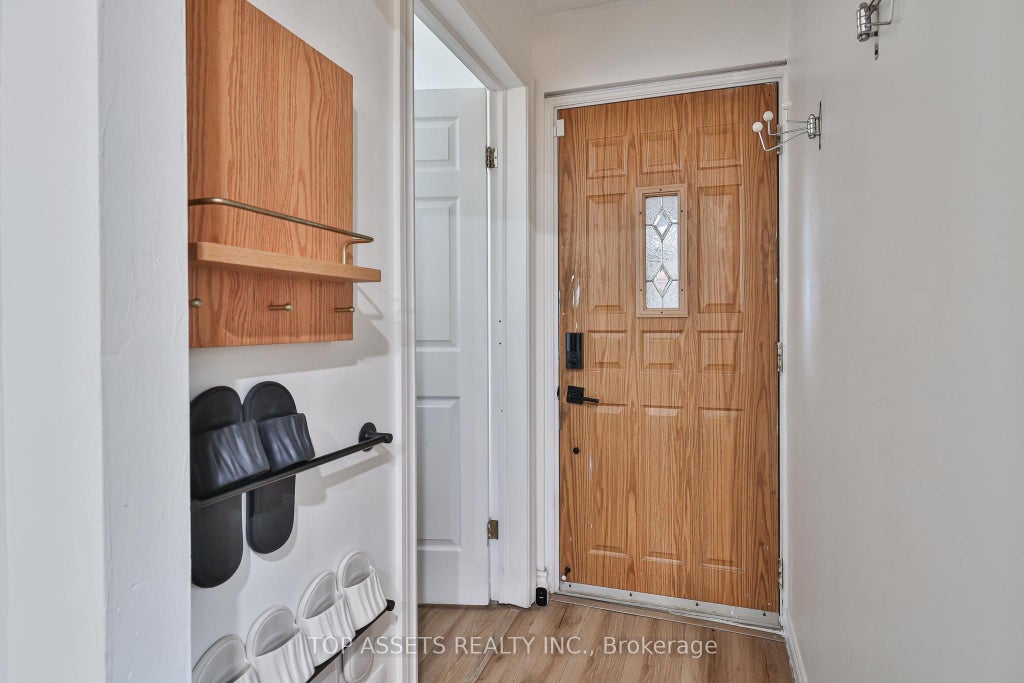 570 (main) Vaughan Road, Toronto C03