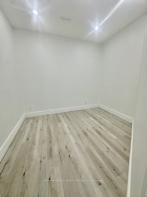 206 Carlton Street 303, Toronto C08