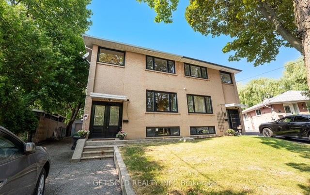10 Dunboyne Court, Toronto C07