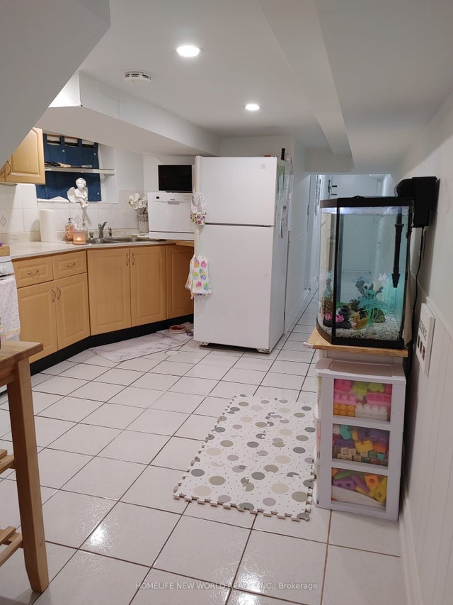 1172 Ossington Avenue Lower Unit, Toronto C02