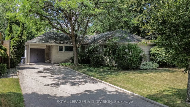 10 Campbell Crescent, Toronto C12