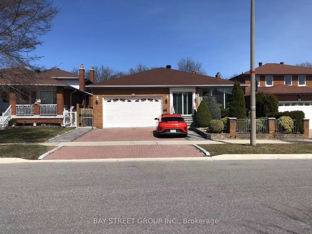 45 Pineway Boulevard Room2, Toronto C15