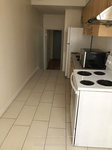 413 Spadina Avenue 301, Toronto C01