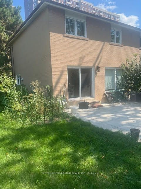 206 Hilda Avenue, Toronto C07
