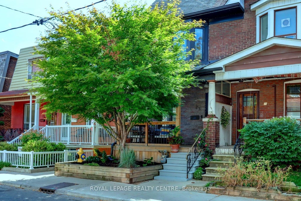 23 Wyndham Street, Toronto C01