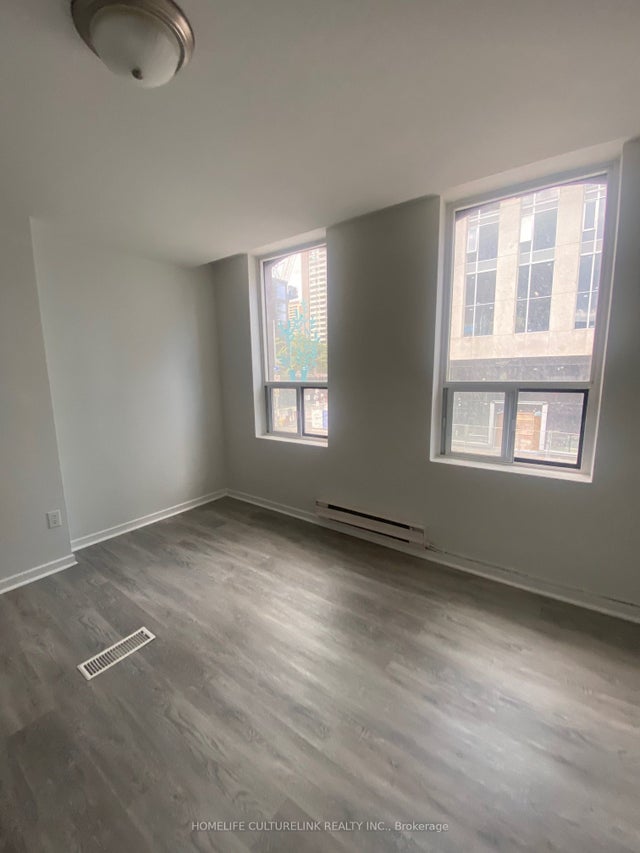 632b Yonge Street 5, Toronto C01