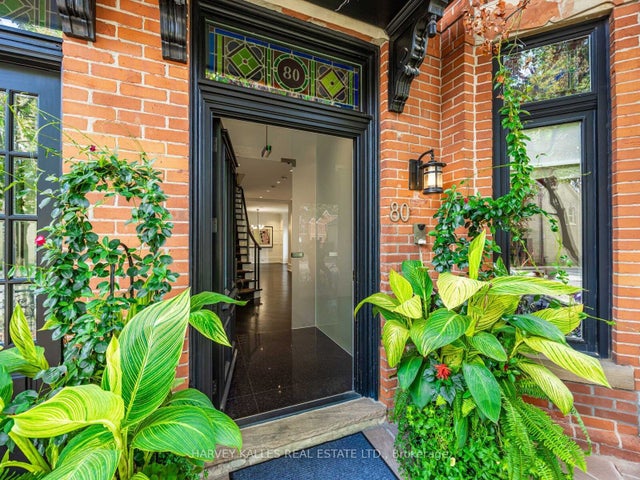 80 Hazelton Avenue, Toronto C02