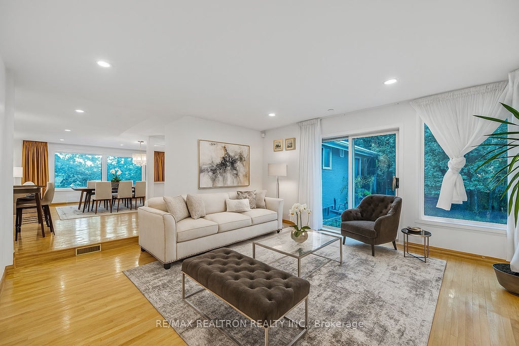 120 Laurentide Drive, Toronto C13