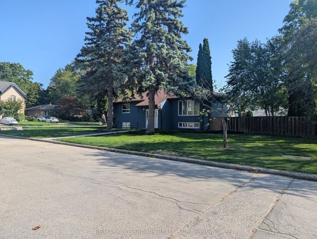 10 Tangmere Road, Toronto C13