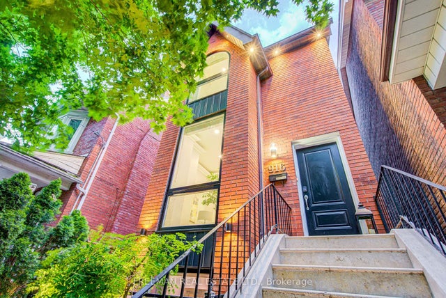 916 Manning Avenue Bsmt-r, Toronto C02
