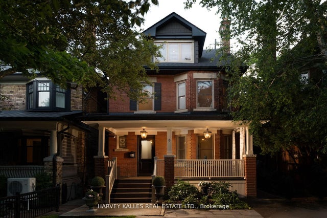 8 Edgewood Crescent, Toronto C09