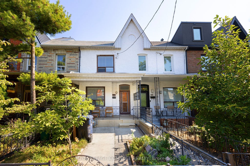 246 Niagara Street Lower, Toronto C01