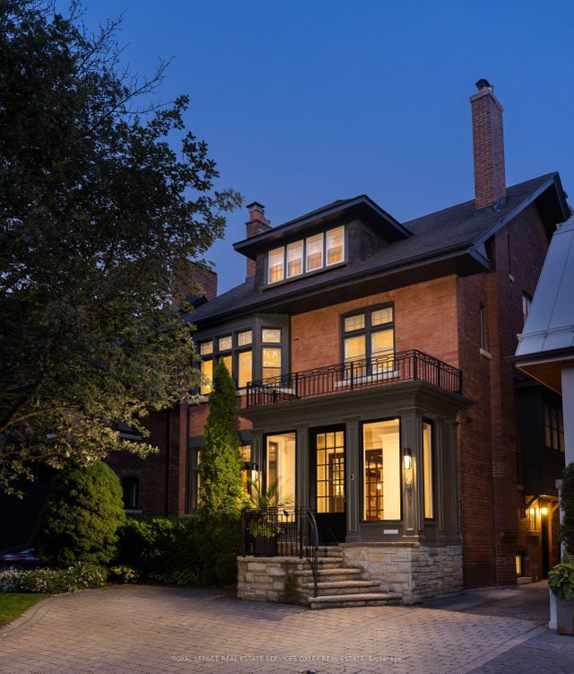 9 Lynwood Avenue, Toronto C02
