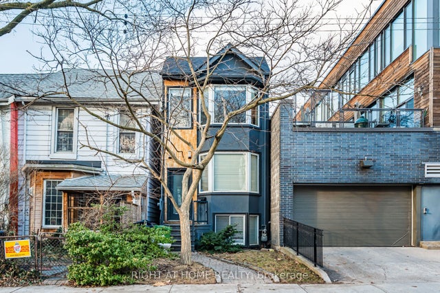 96 Stafford Street, Toronto C01
