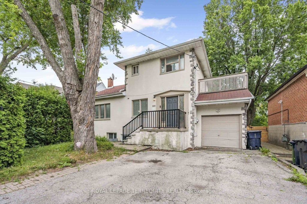 109 York Downs Drive Main, Toronto C06