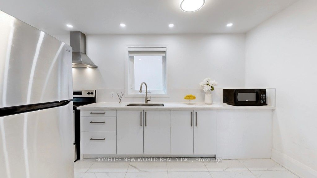 14 Franklin Avenue Main Fl, Toronto C07