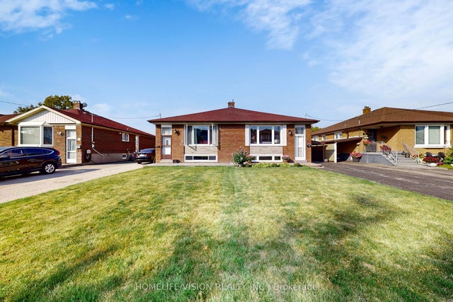 54 Pinebrook Avenue, Toronto C13