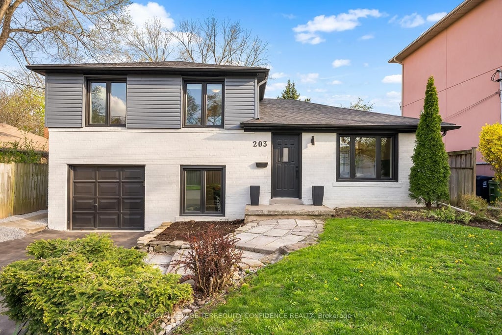 203 Churchill Avenue, Toronto C07