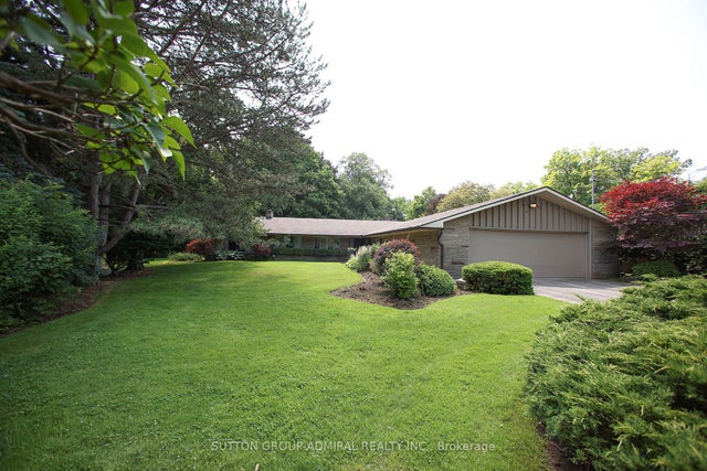 91 Forest Grove Drive, Toronto C15