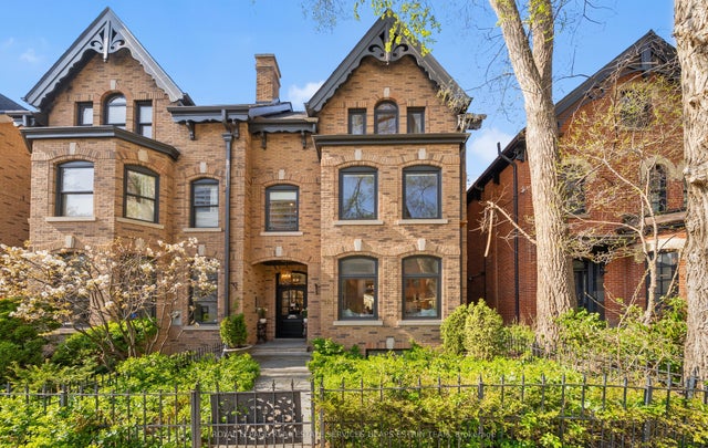 18 Lowther Avenue, Toronto C02