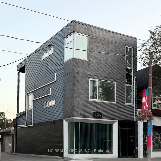 899 Dundas Street W, Toronto C01