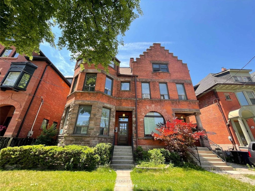 536 Huron Street N, Toronto C02