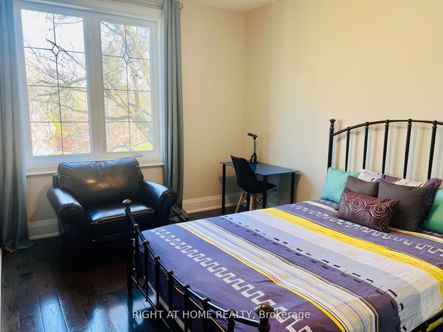 35 Glenborough Park Crescent 2, Toronto C07