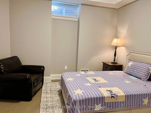 35 Glenborough Park Crescent 3, Toronto C07