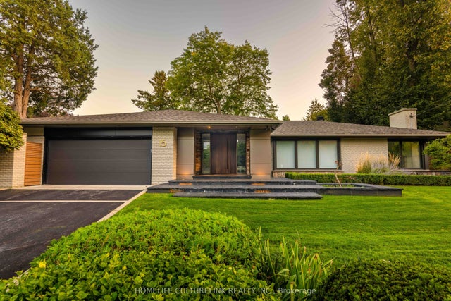 15 Salonica Road, Toronto C12