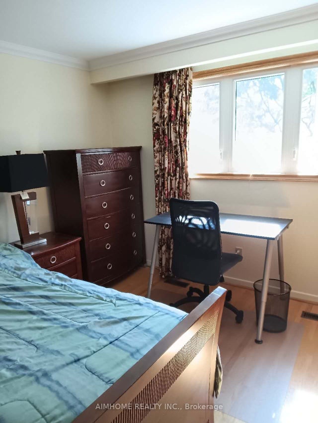 16 Wellesbourne Crescent Room1, Toronto C15