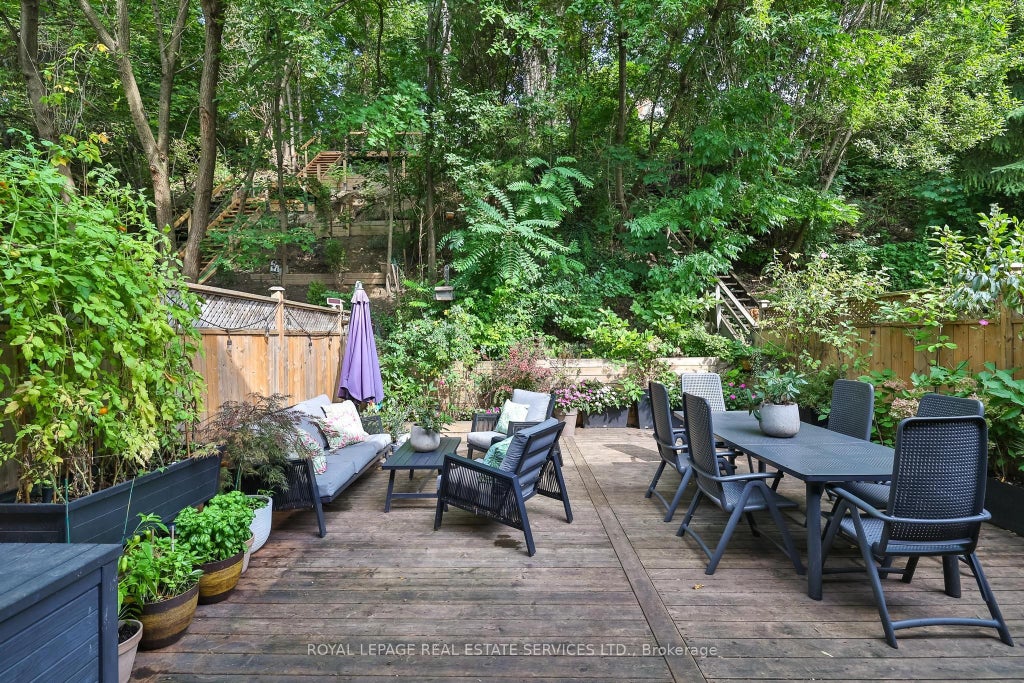 618 Davenport Road, Toronto C02