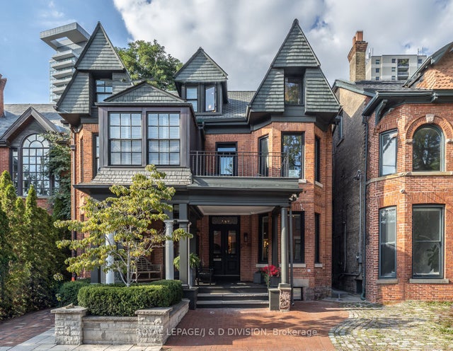 40 Bernard Avenue, Toronto C02