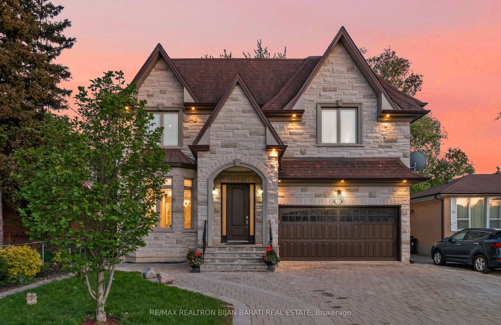 255 Homewood Avenue, Toronto C07