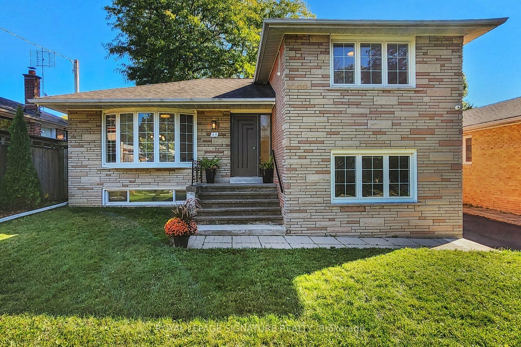 45 Caronport Crescent, Toronto C13