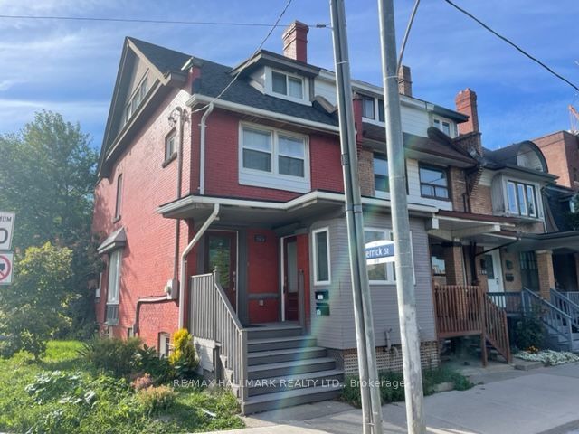 702 Bathurst Street Lower, Toronto C01