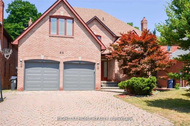 69 Clarinda Drive, Toronto C15