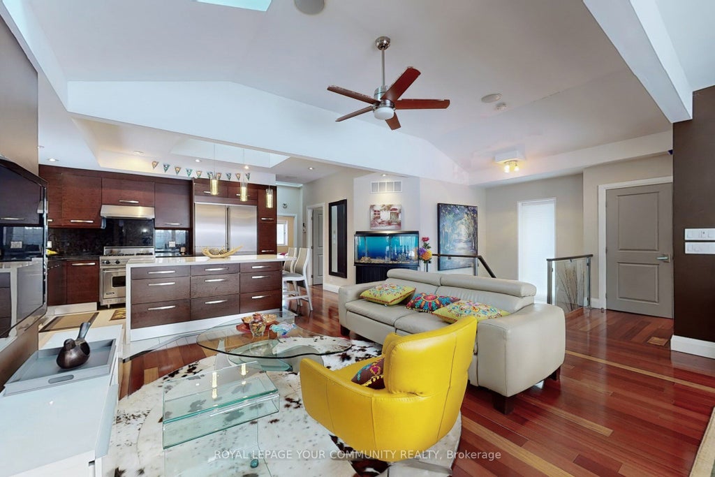 25 Alderdale Court, Toronto C13