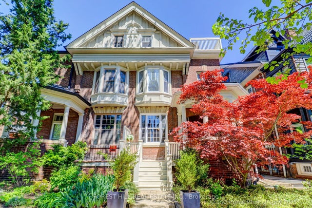 379 Huron Street, Toronto C01