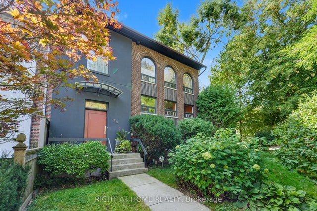 25 Clarendon Avenue, Toronto C02