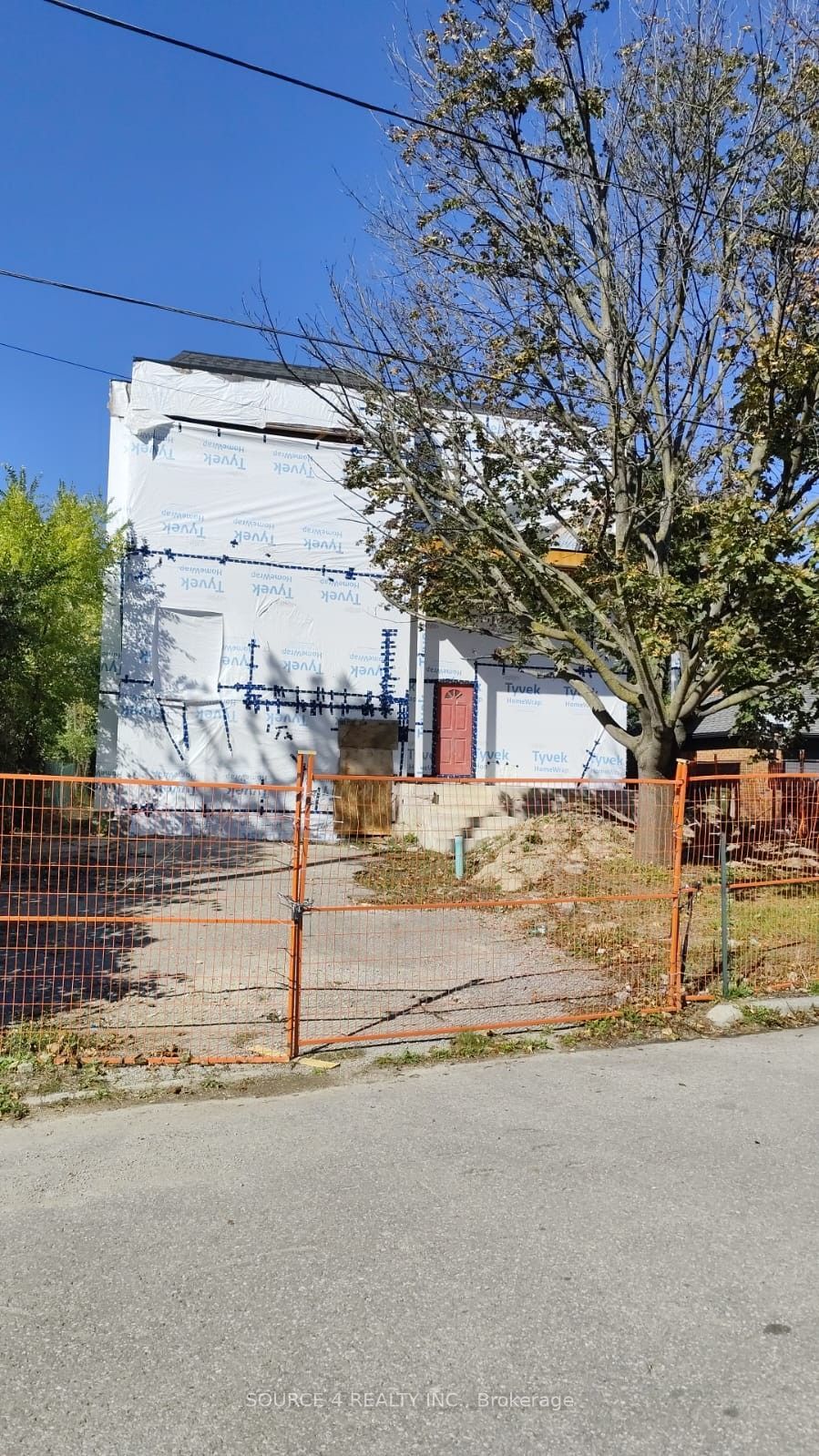 30 Irvington Crescent, Toronto C14