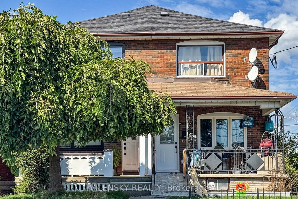 4 Ashbury Avenue, Toronto C03