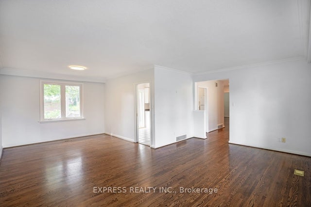 16 Donewen Court, Toronto C13