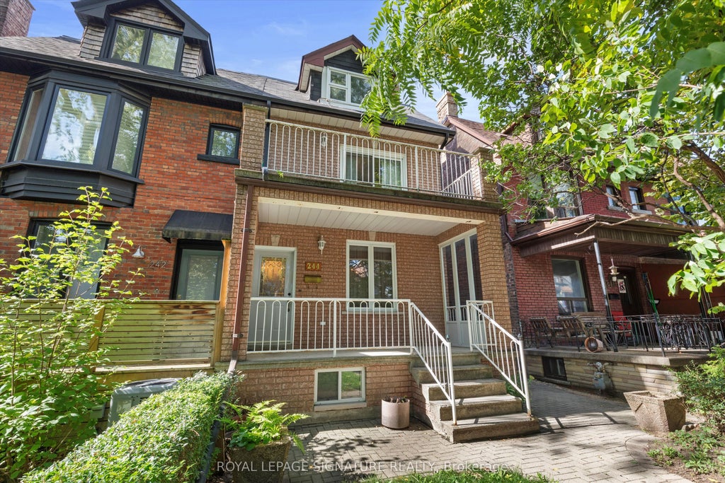 244 Grace Street, Toronto C01