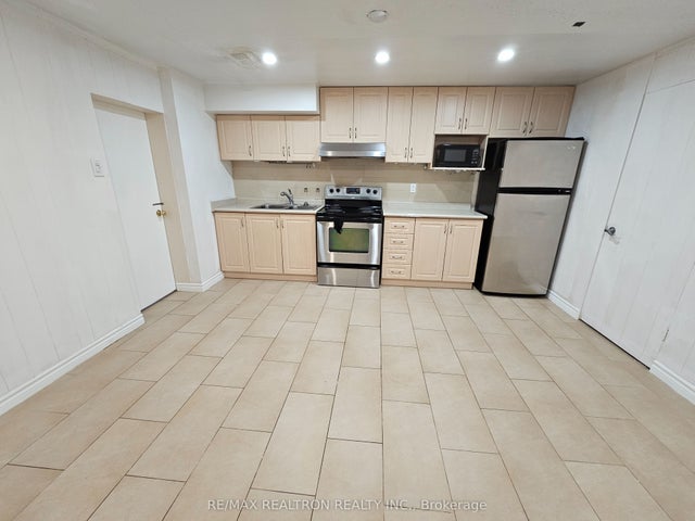 7 Stafford Road B1, Toronto C07