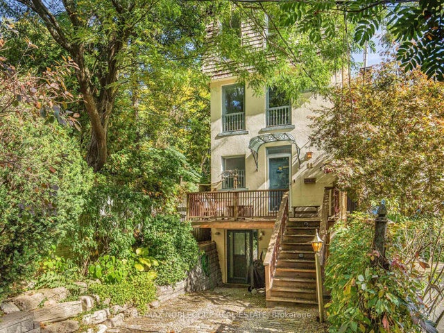 11 Hill Crest Avenue, Toronto C08